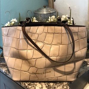 Large Dooney & Bourke Shoulder Bag